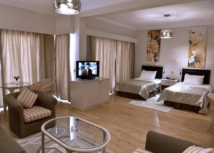 Kyrenia Jasmine Court Otel 4*