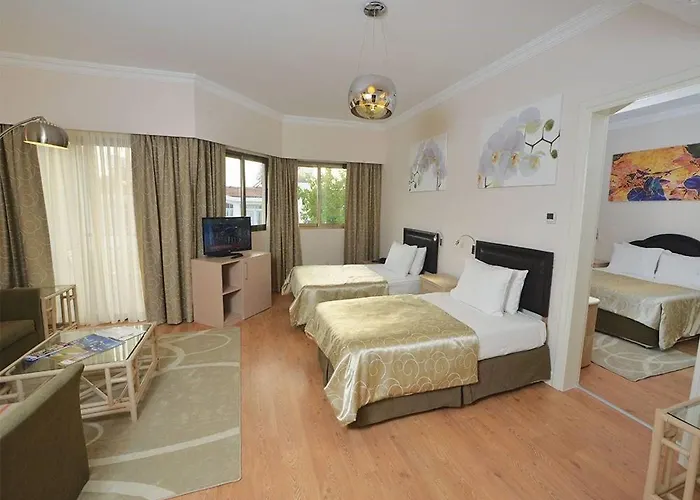 Otel Kyrenia Jasmine Court 4*