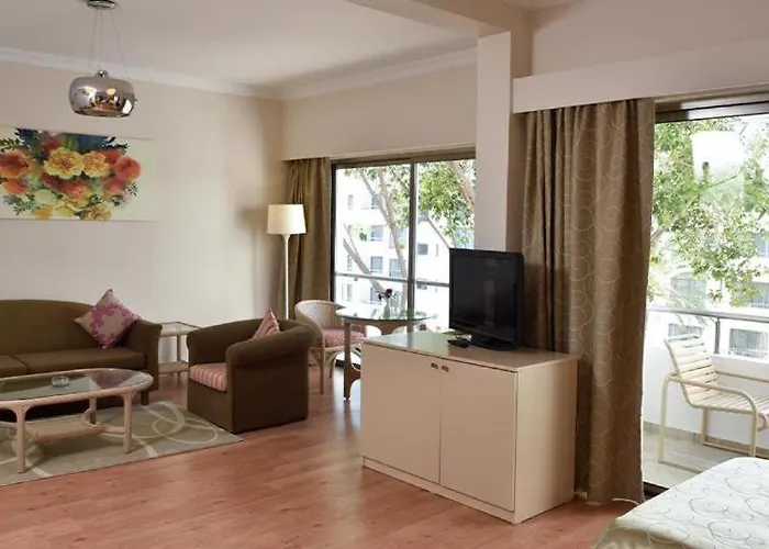 Kyrenia Jasmine Court Szálloda