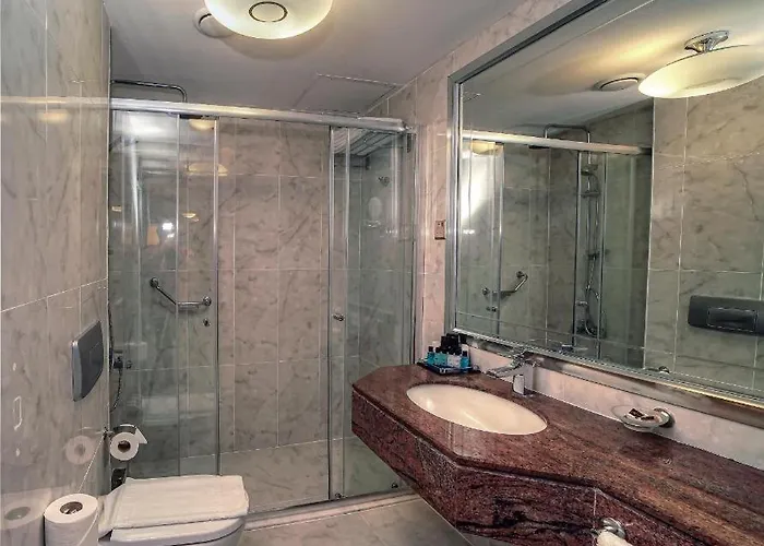 Kyrenia Jasmine Court Otel 4*